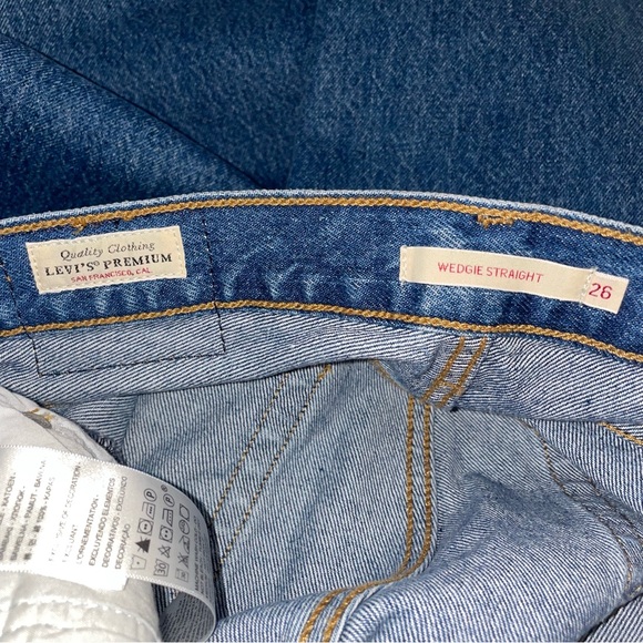 Levi's Wedgie Straight Oxnard Drive Distressed High Rise Jeans Sz 26 × 28 EUC - Picture 8 of 16
